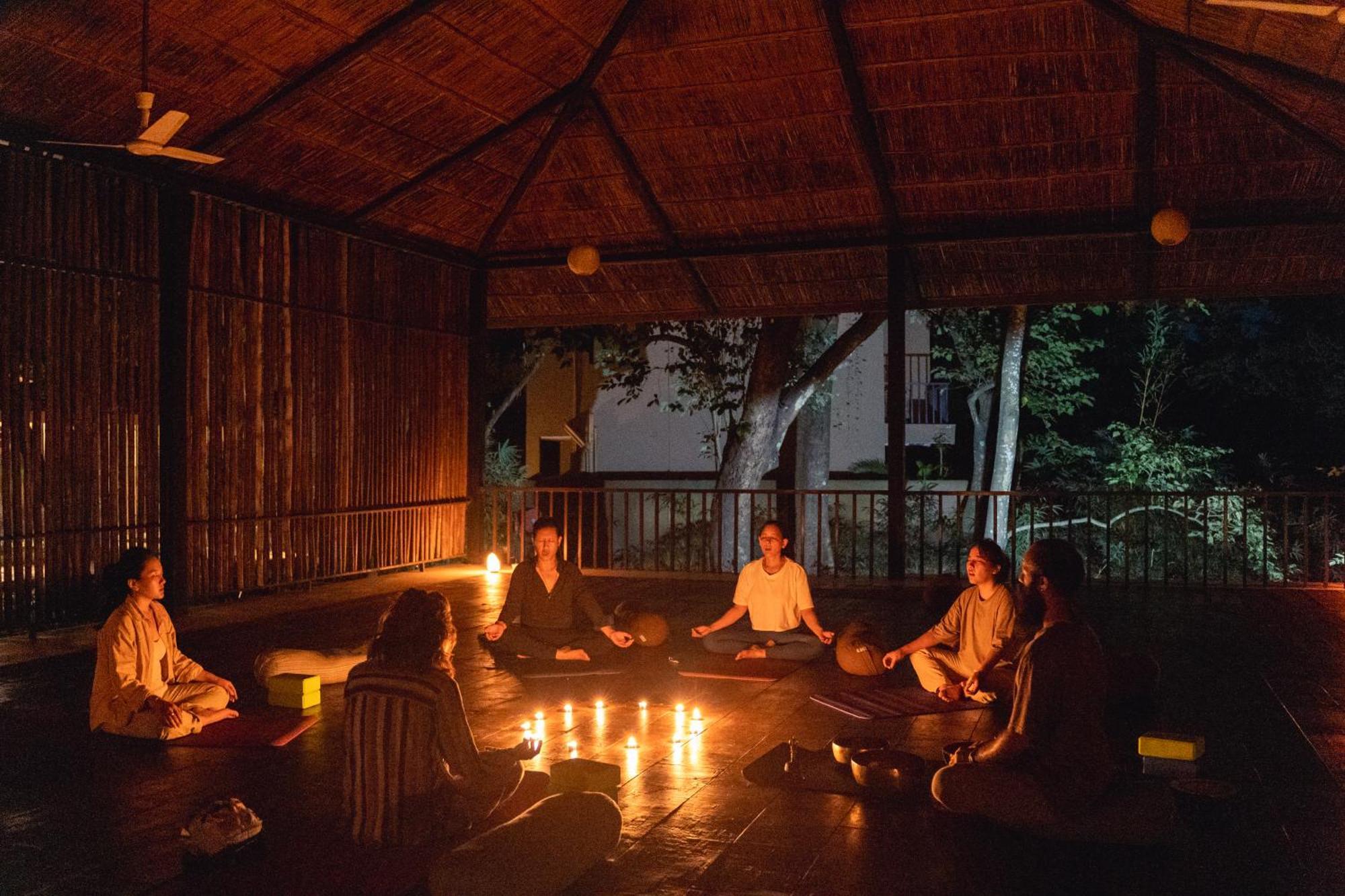 Hotel Kasara Chitwan Patlahara Zewnętrze zdjęcie