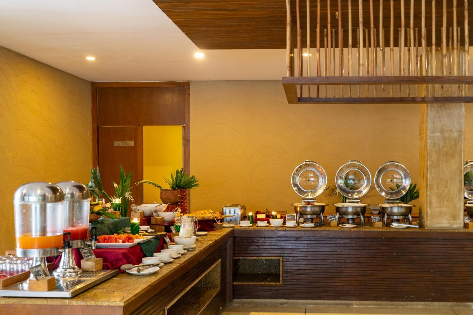 Hotel Kasara Chitwan Patlahara Zewnętrze zdjęcie